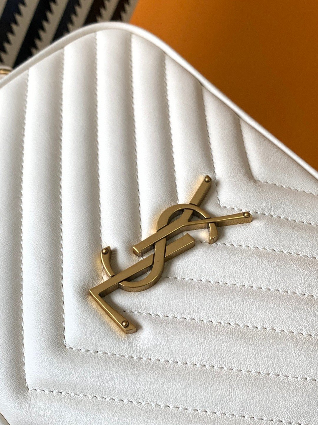 超A貨YSL聖羅蘭包包 lou絎縫皮革相機袋 Saint Laurent Monogram肩背袋 米白色