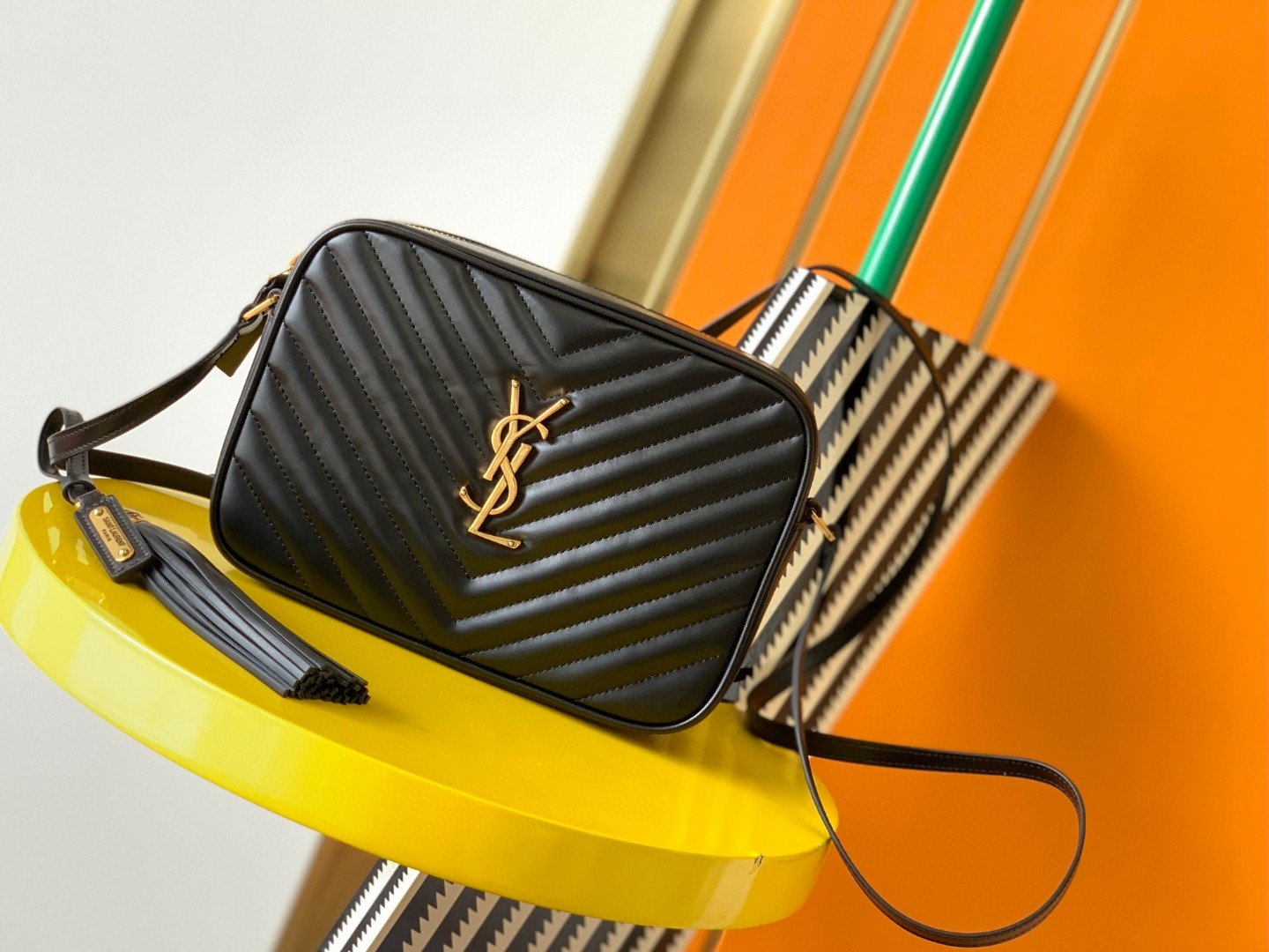 超A貨YSL聖羅蘭包包 lou絎縫皮革相機袋 Saint Laurent Monogram肩背袋 黑色金扣