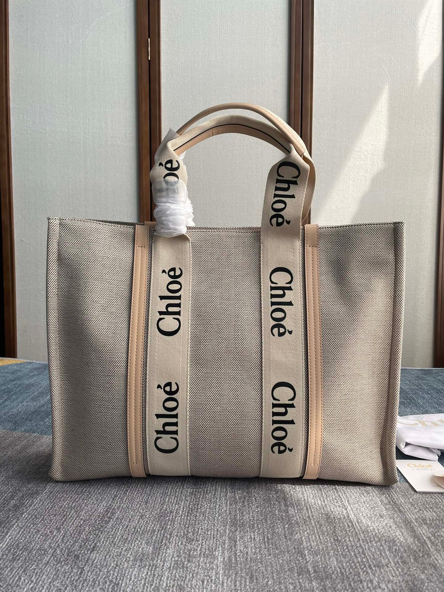 複刻名牌包Chloe蔻依 Chloé標識亞麻帆布 Woody大號托特包 卡其