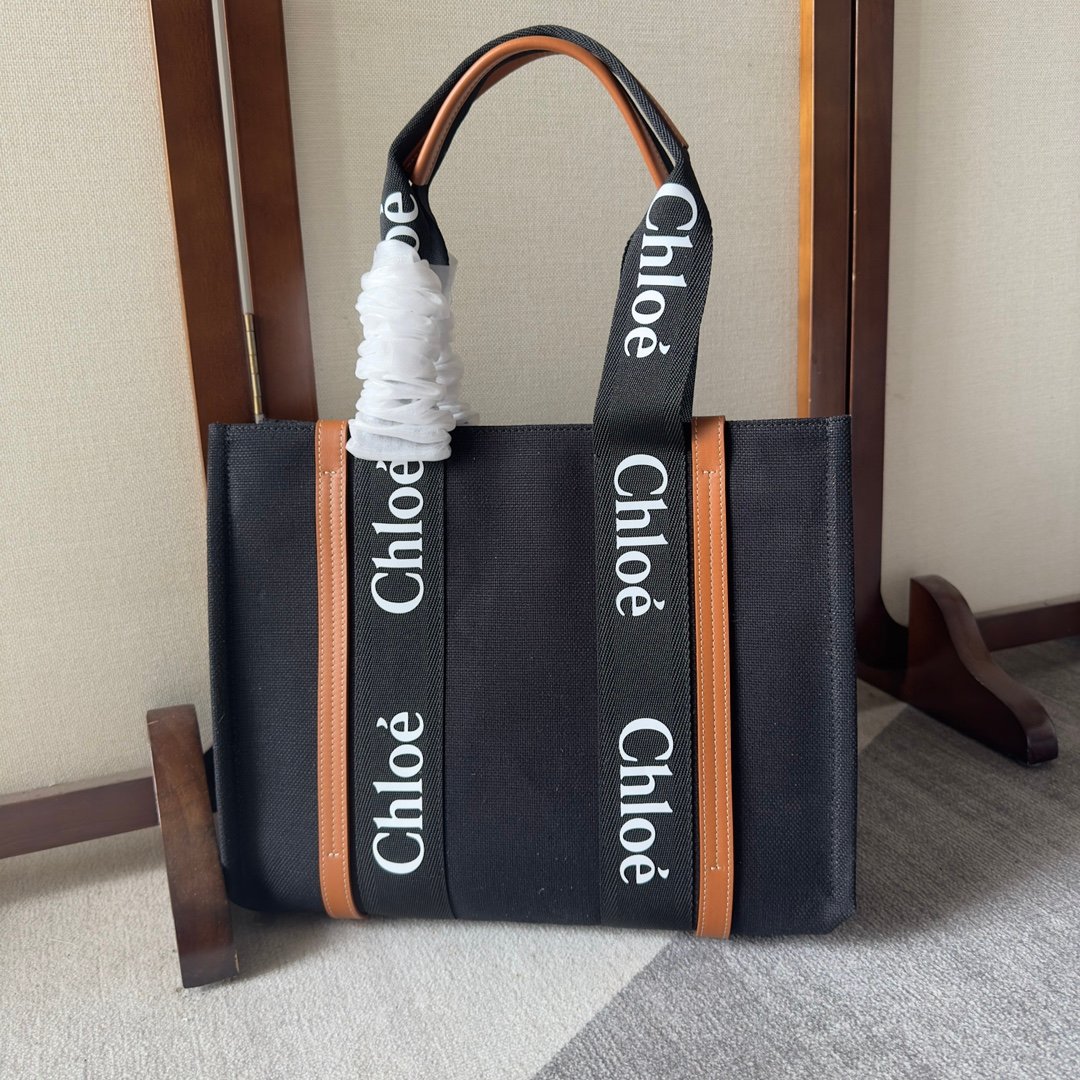 複刻奢侈包Chloe蔻依 Chloé標識亞麻帆布 Woody中號托特包 黑色