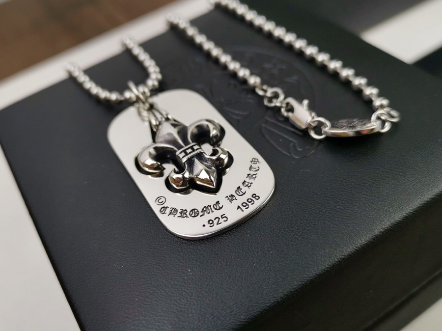高仿原單Chrome Hearts克羅心飾品 鳶尾花狗牌鏤空吊墜項鍊鏈長70cm