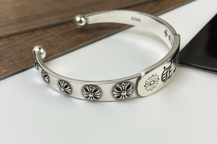 專櫃複刻Chrome Hearts克羅心飾品 軍花十字花開口字母亮銀手鐲