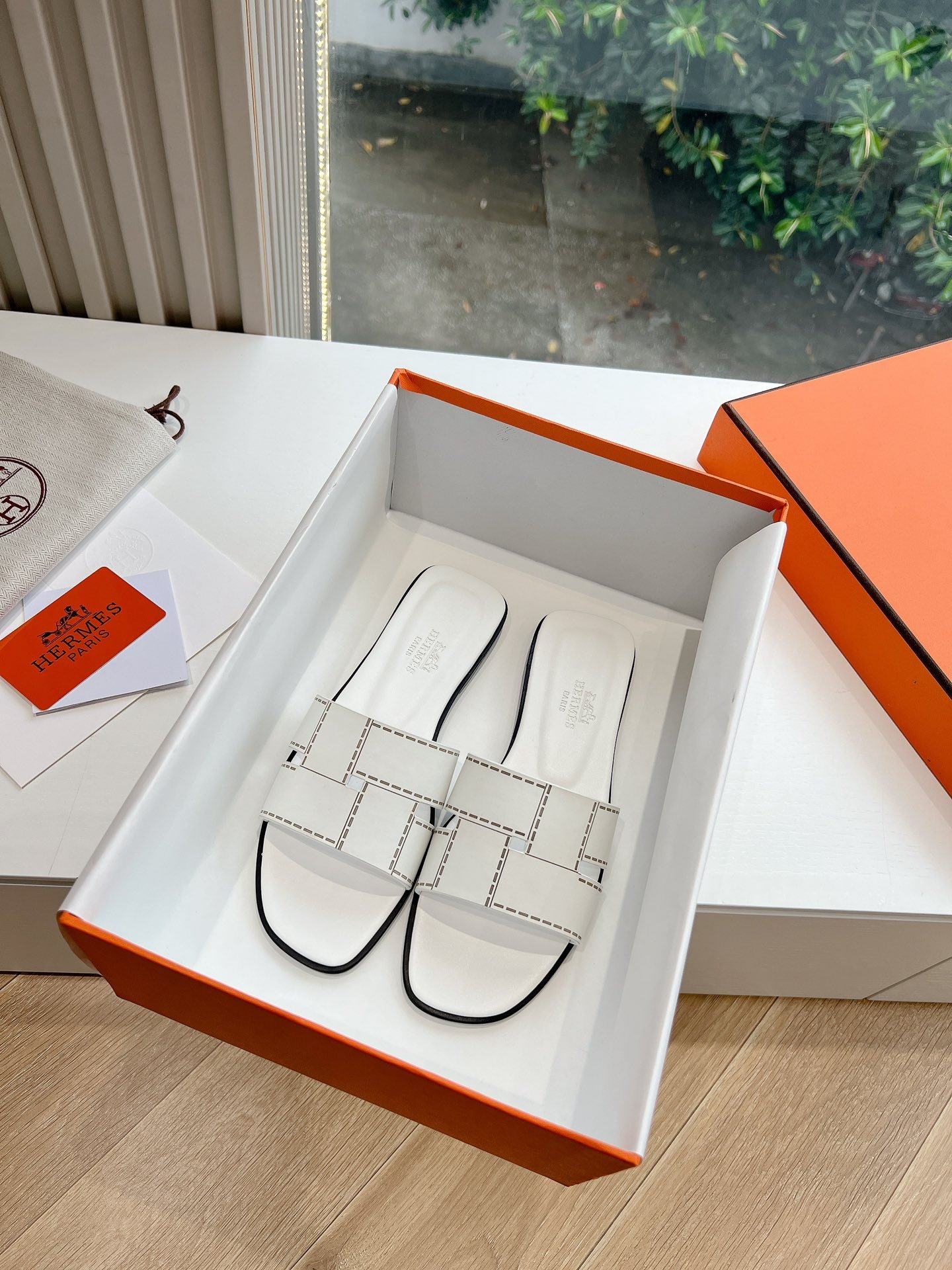 春夏2024新品高仿愛馬仕HERMES女士涼鞋 白色