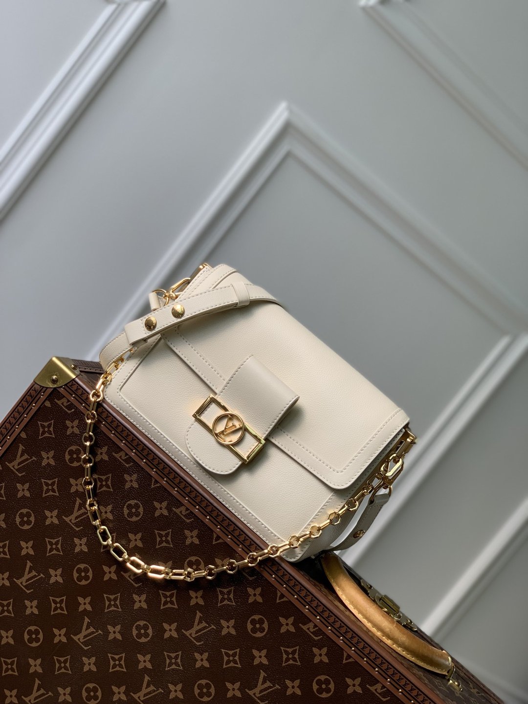 Dauphine Soft M25050Louis Vuitton 中號手袋高仿包包