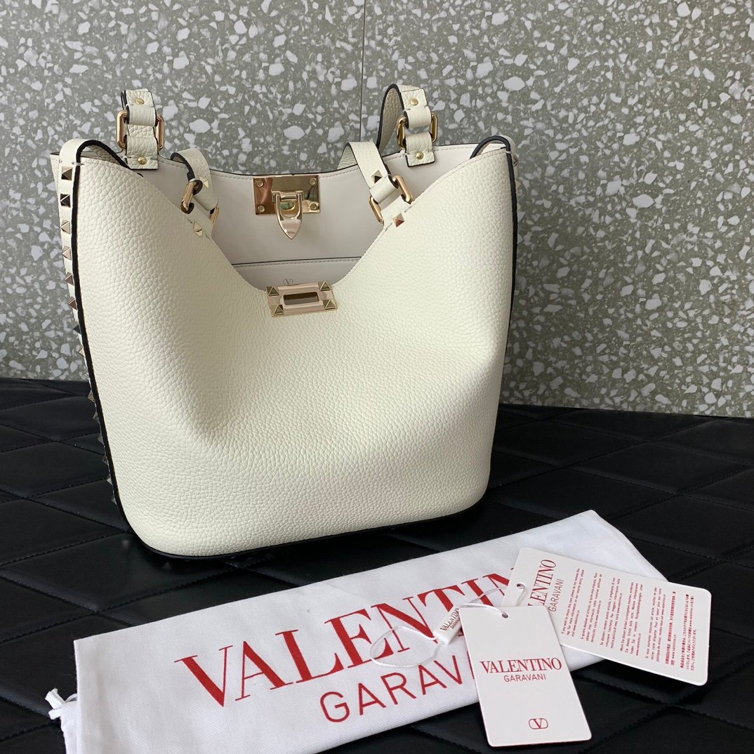 一比一複刻VALENTINO華倫天奴包包 GARAVANI ROCKSTUD小牛皮托特包 白色