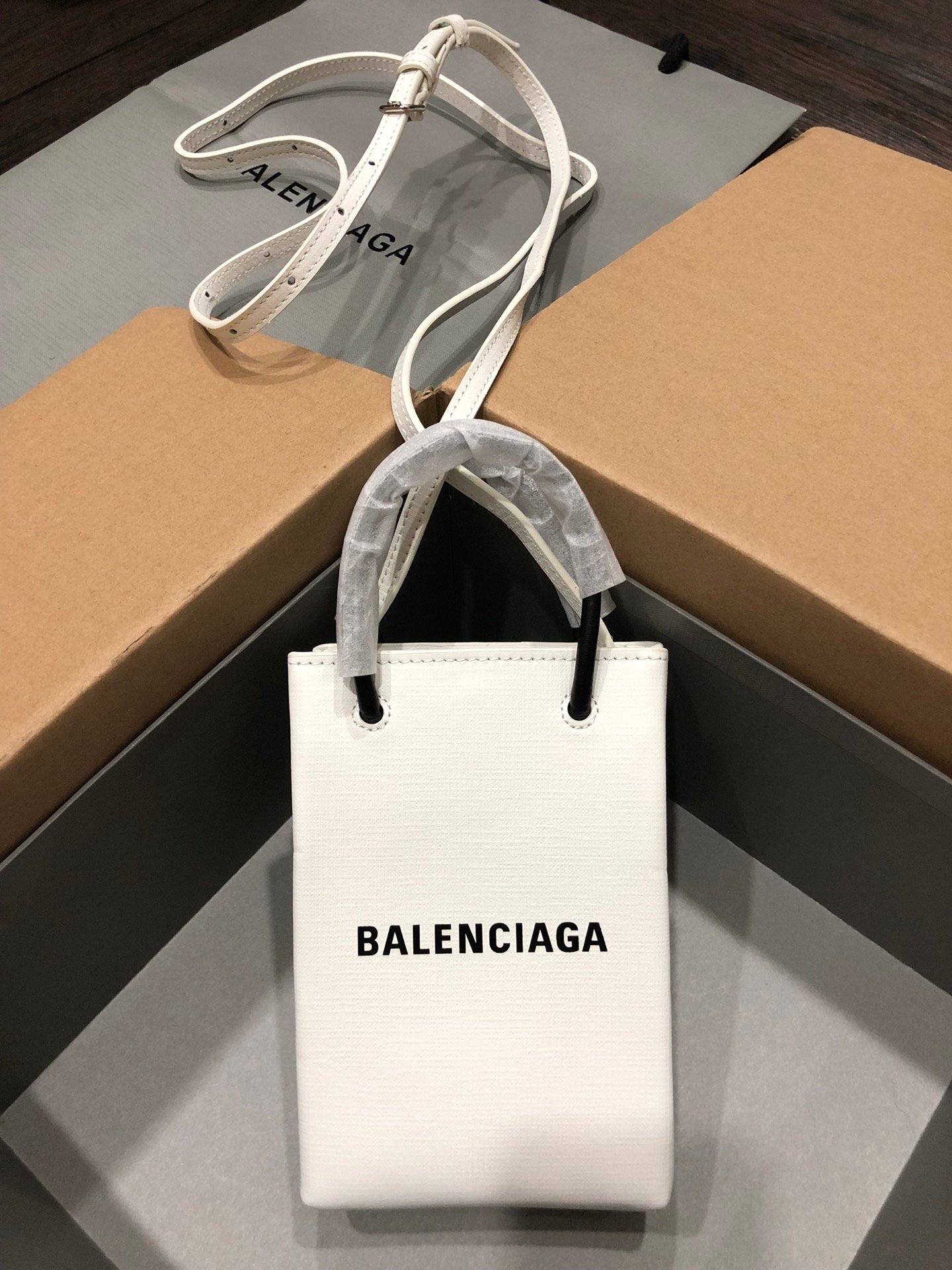 一比一複刻BALENCIAGA巴黎世家 Shopping 方格牛皮革手機包 白色
