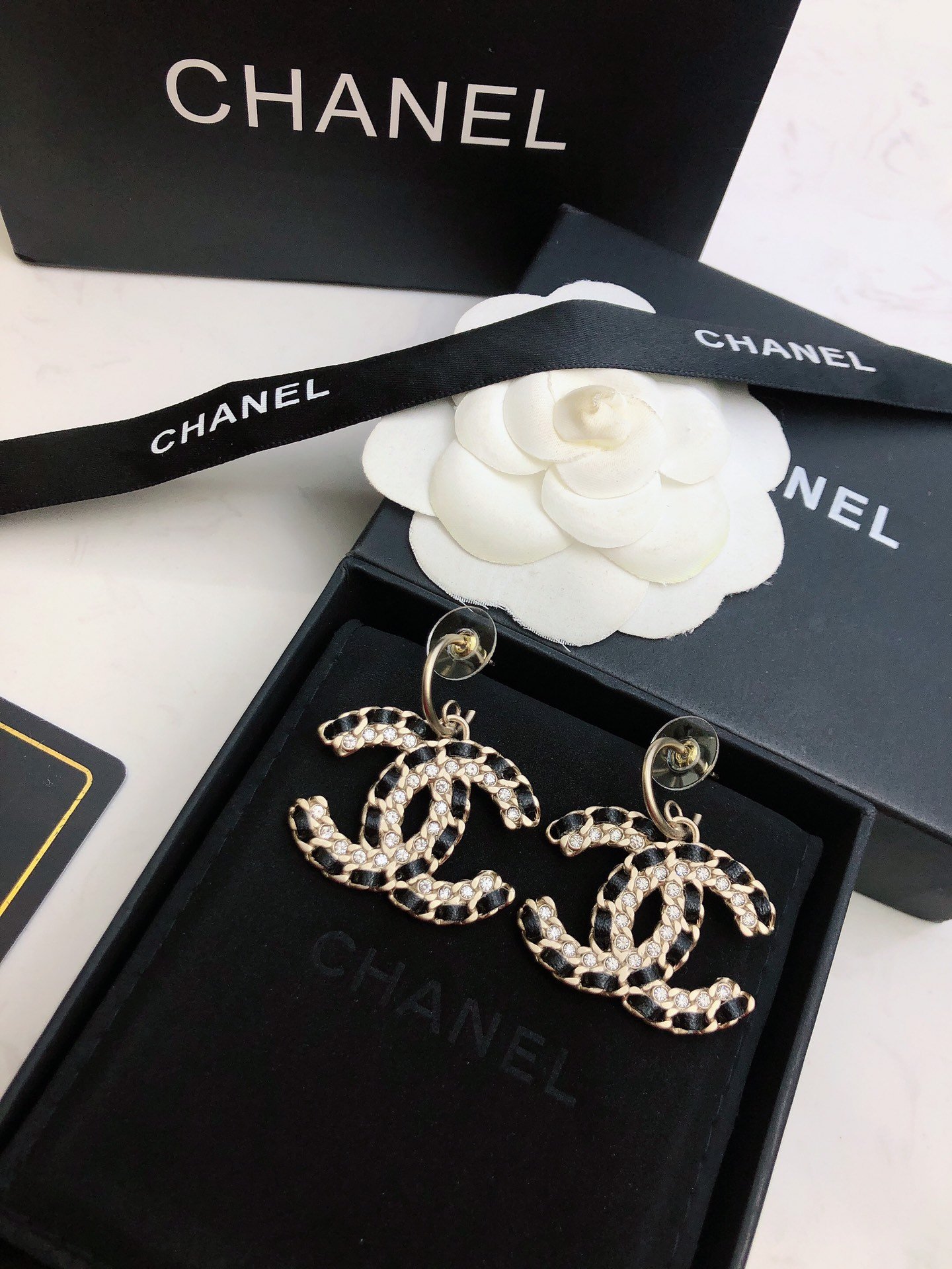 搶手好貨頂級原單CHANEL專櫃同步珍珠串皮耳釘
