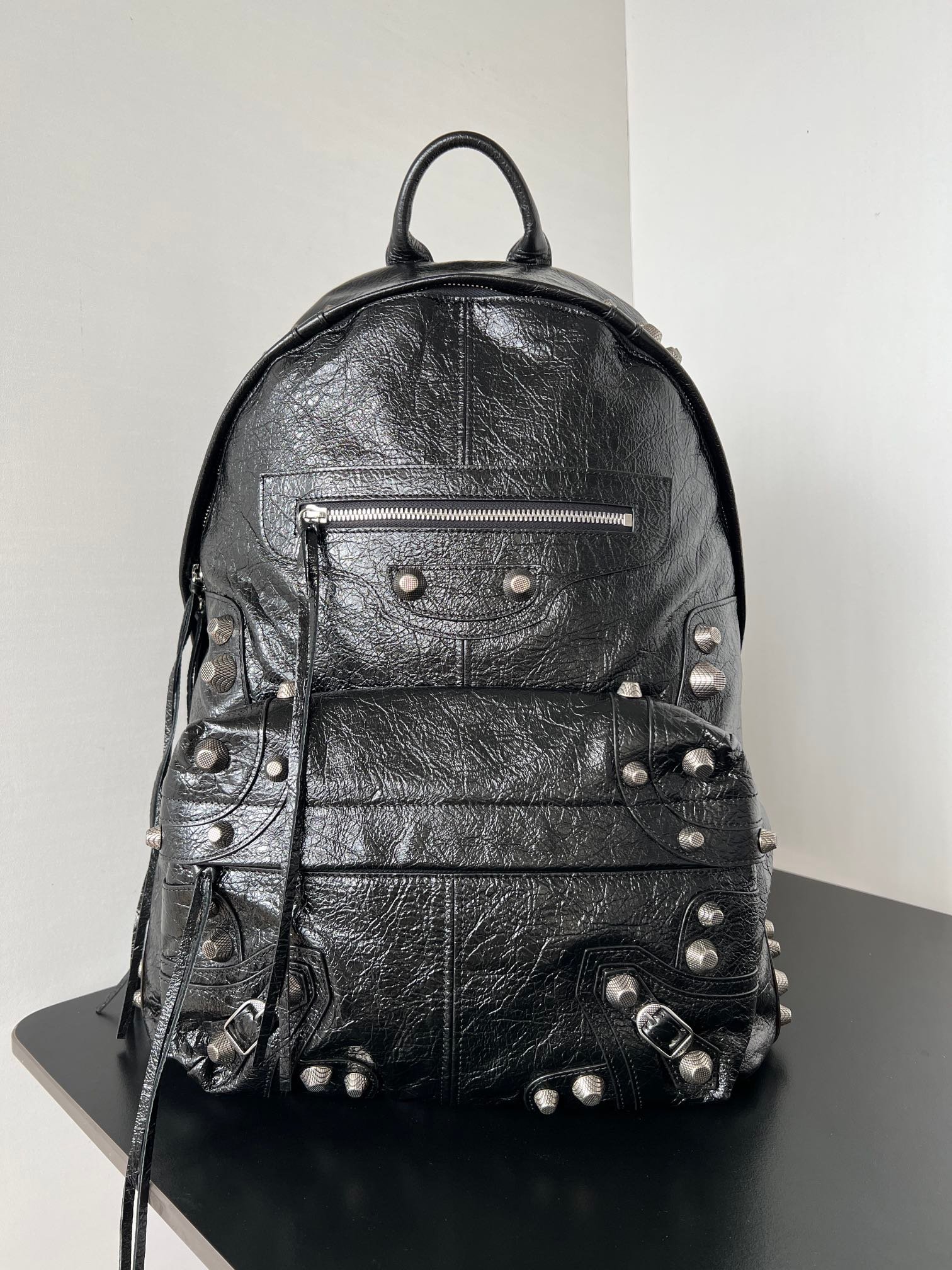 高仿BALENCIAGA巴黎世家包包 le cagole 鉚釘書雙肩包揹包