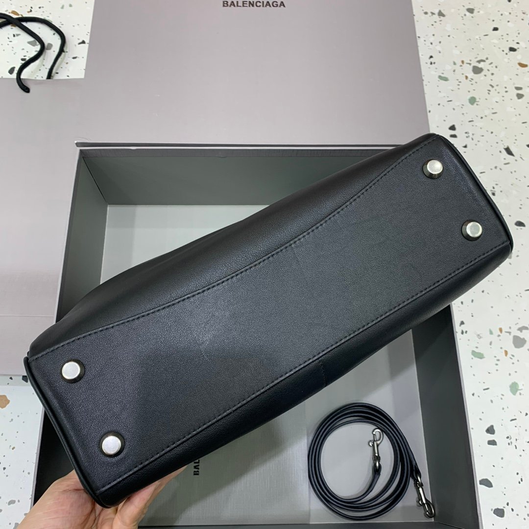 高仿超A貨BALENCIAGA巴黎世家包包 𝐑𝐎𝐃𝐄𝐎 𝐁𝐀𝐆 中號黑色銀扣