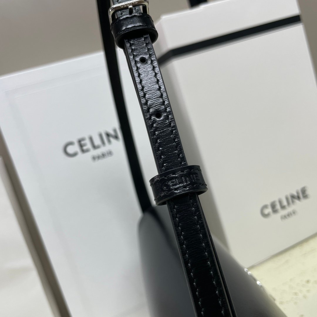 1比1複刻名牌包Celine賽琳包包 2024 NEW1 LOLA法棍手袋 黑色