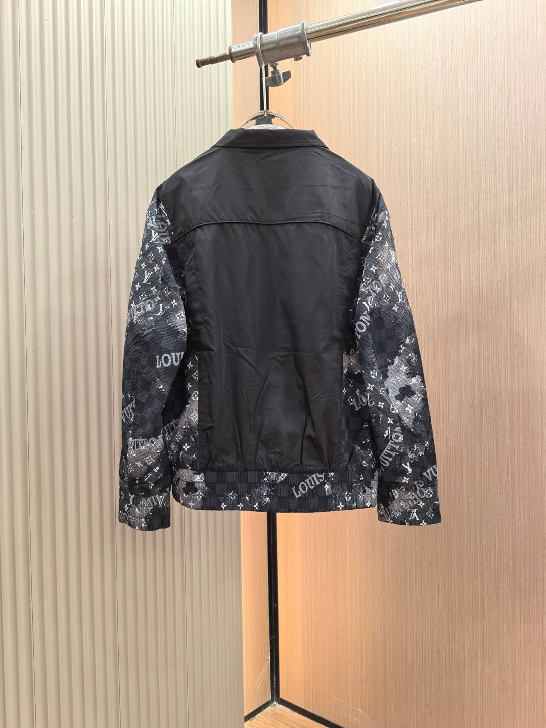 頂級復刻奢侈品原單衣服一比一高仿外套