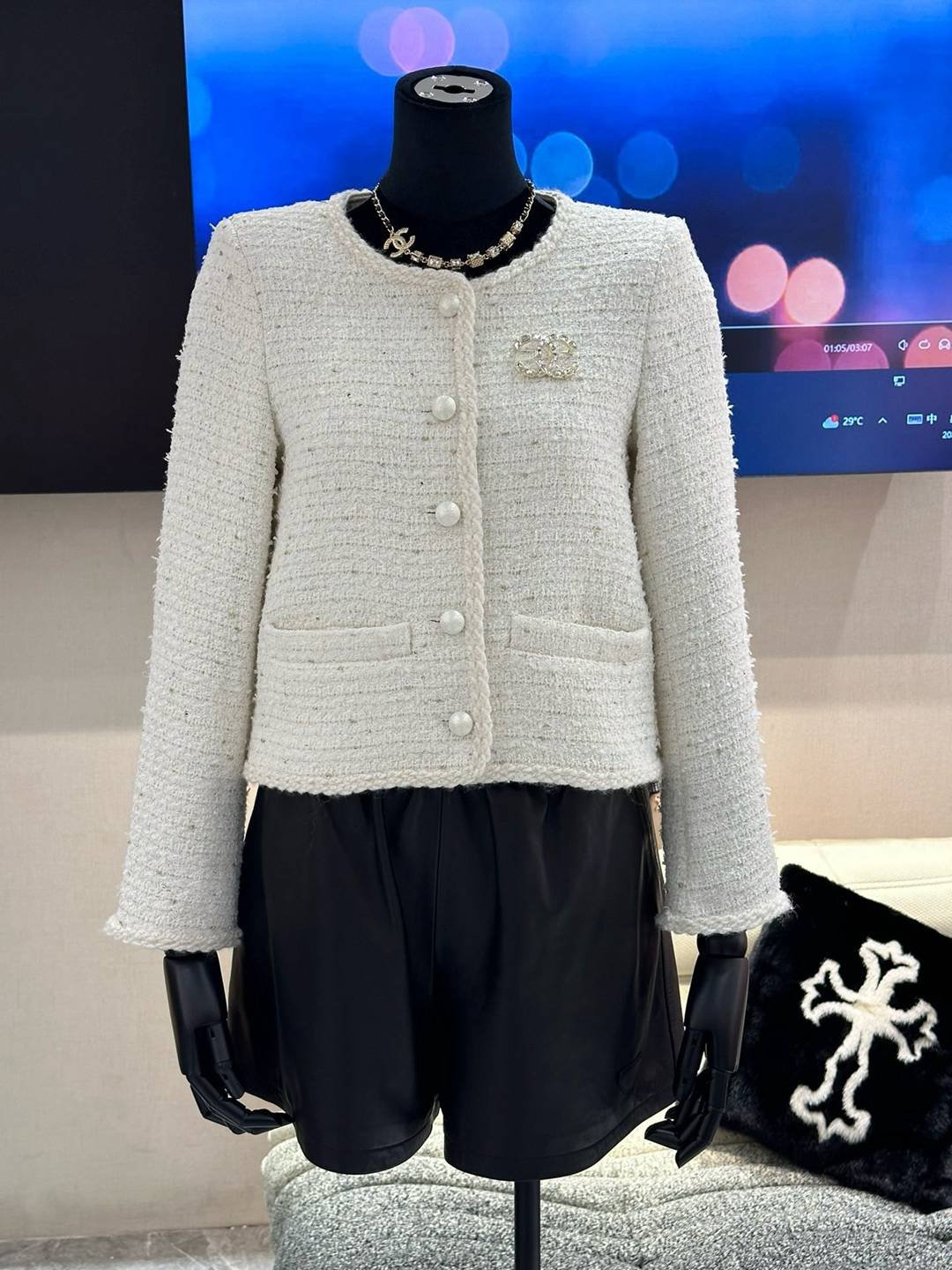 CHANEL頂級高仿香奈兒米色外套非常高端的款式
