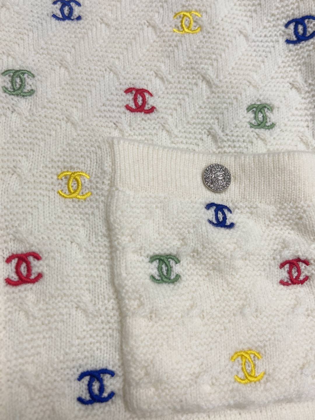 高仿女款奢侈品CHANEL針織開衫V領上衣薄外套
