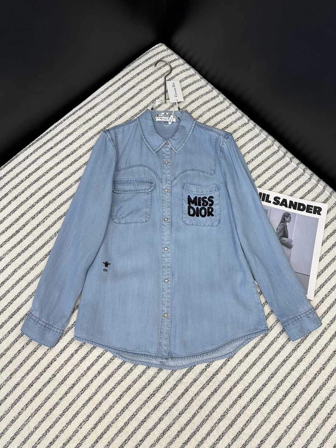 早秋新款天絲牛仔面料logo刺繡牛仔襯衫女款精仿DIOR衣服