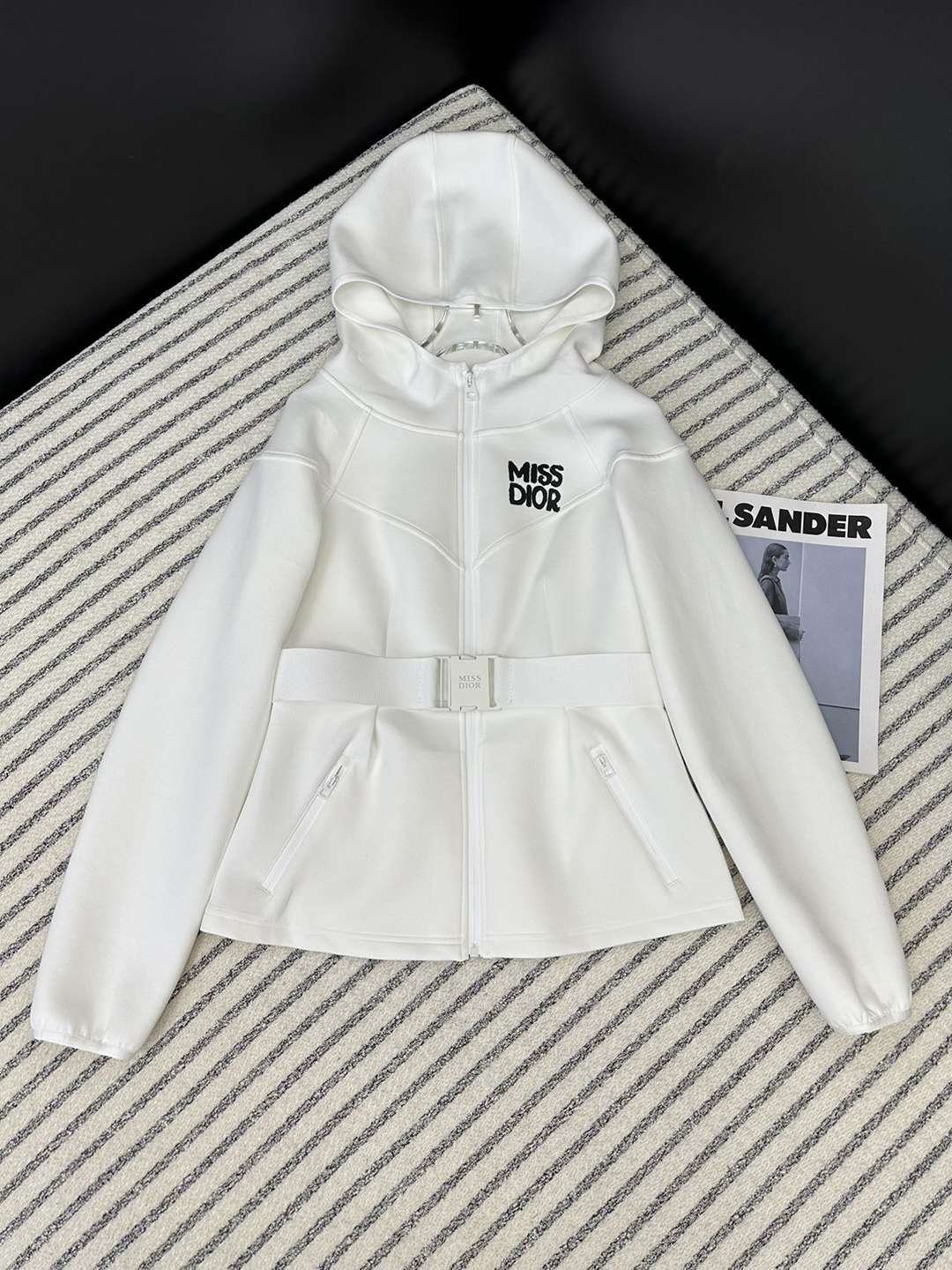 一比一頂級原單DIOR迪奧秋冬新品衣服女款連帽夾克薄外套白色