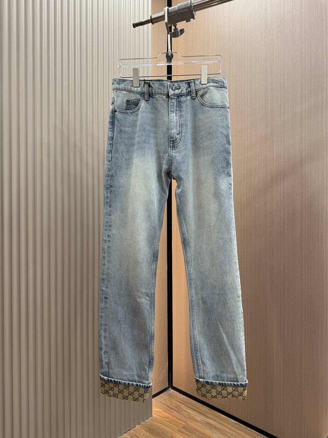 古馳Gucci頂級A貨男裝高仿牛仔褲淺色牛仔褲