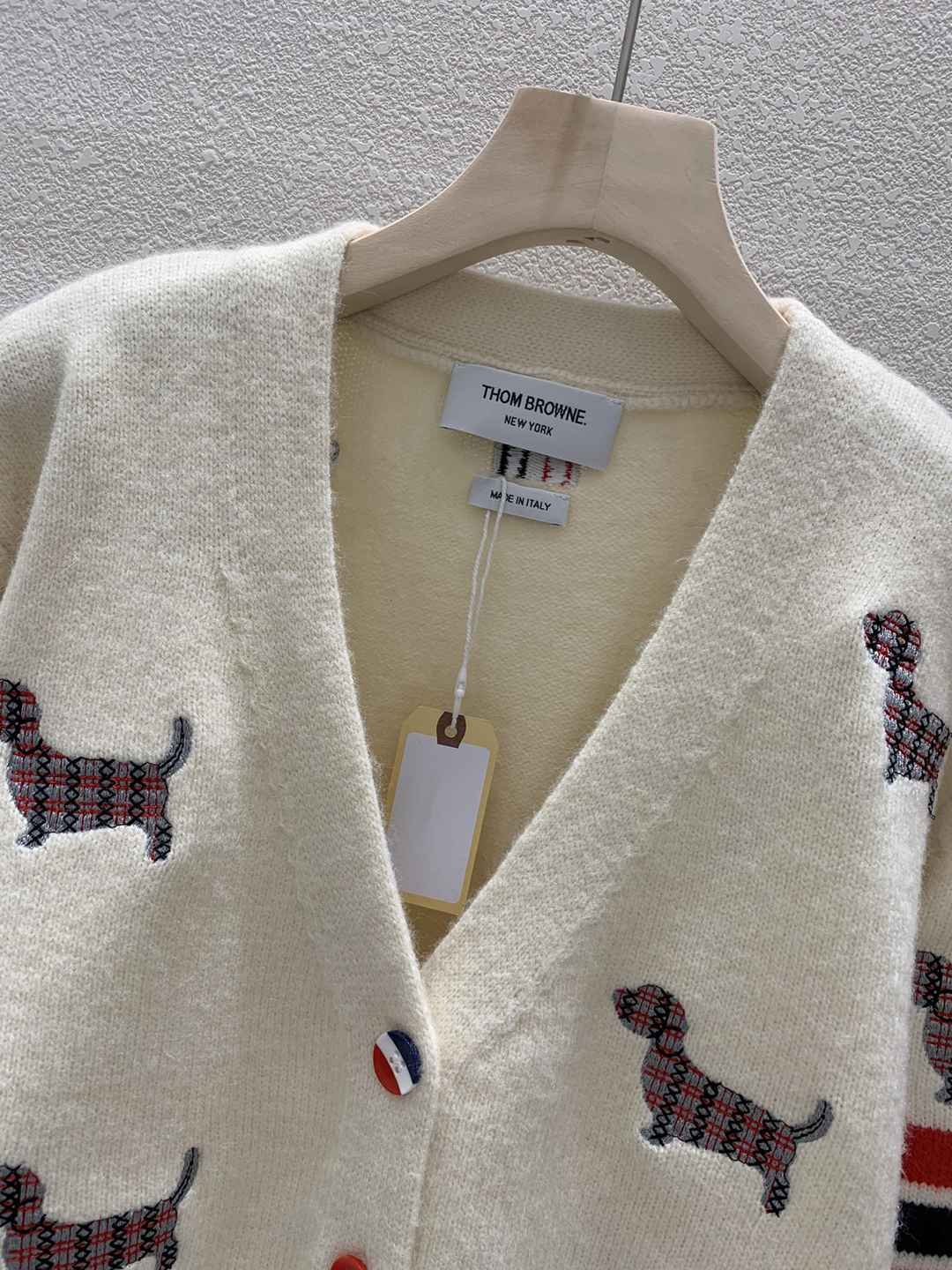 一比一復刻奢侈品高仿湯姆佈朗衣服針織時尚女款毛衣外套