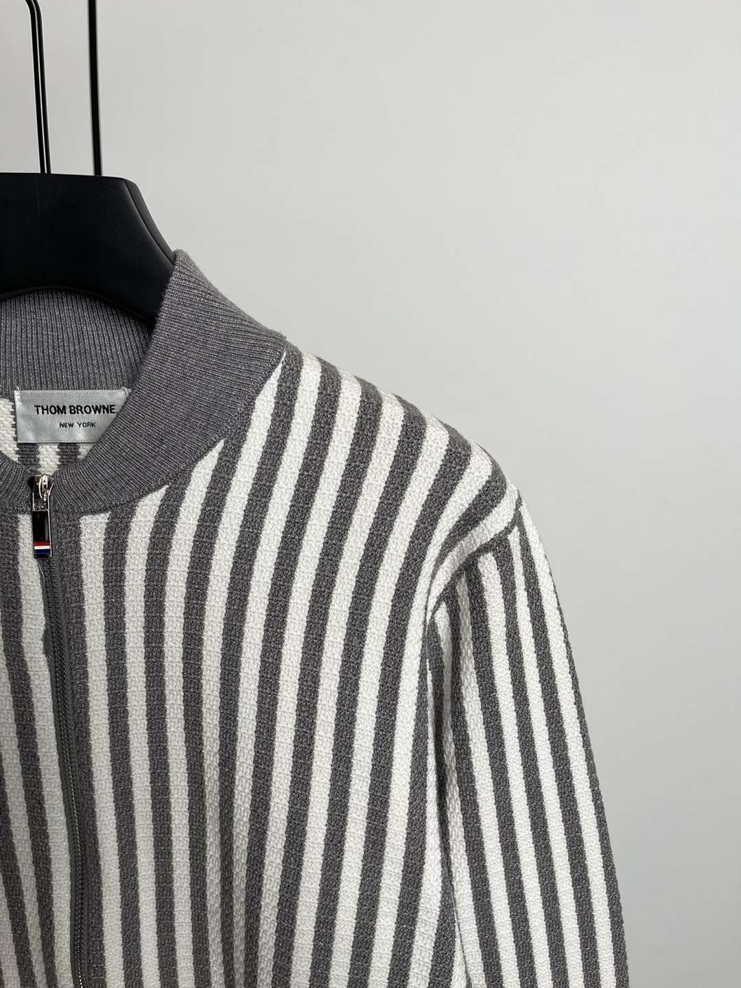 高仿TB Thom Browne 湯姆佈朗秋冬新品2024羊毛針織面料條紋夾克外套