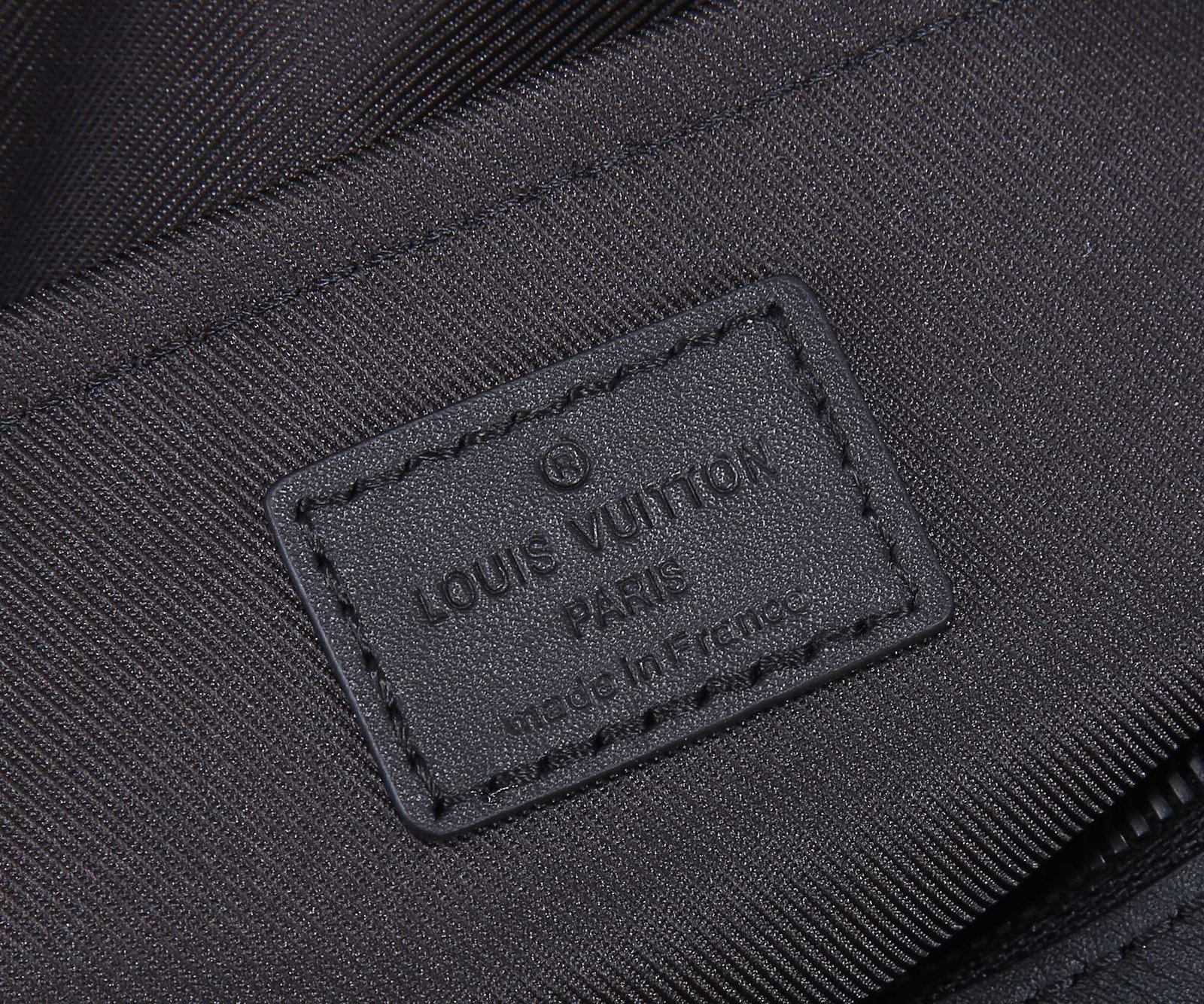 M22482頂級原單lv路易威登 Fastline郵差包