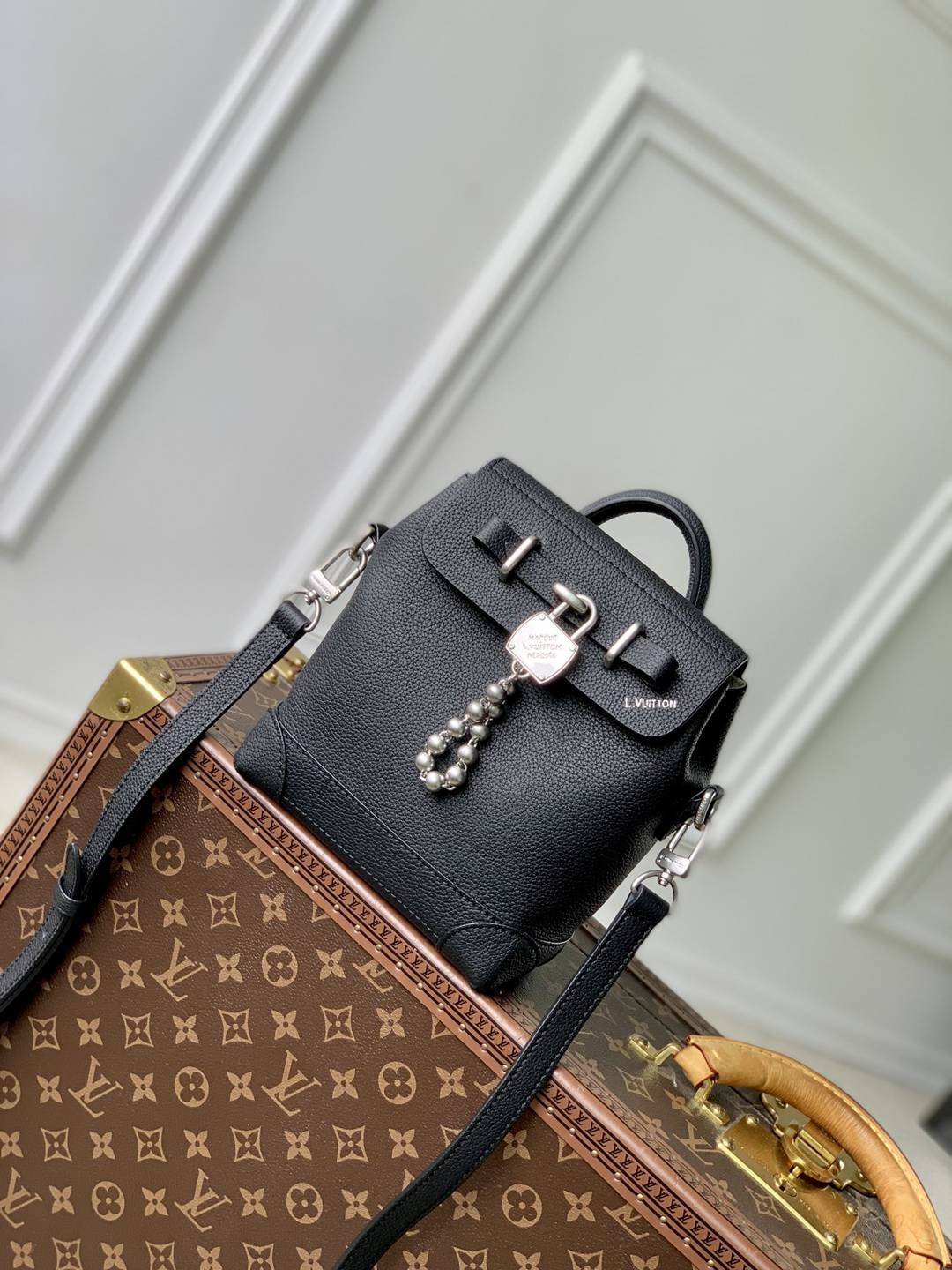 M11637  LV路易威登高仿真皮單肩包斜挎包手袋   錢包