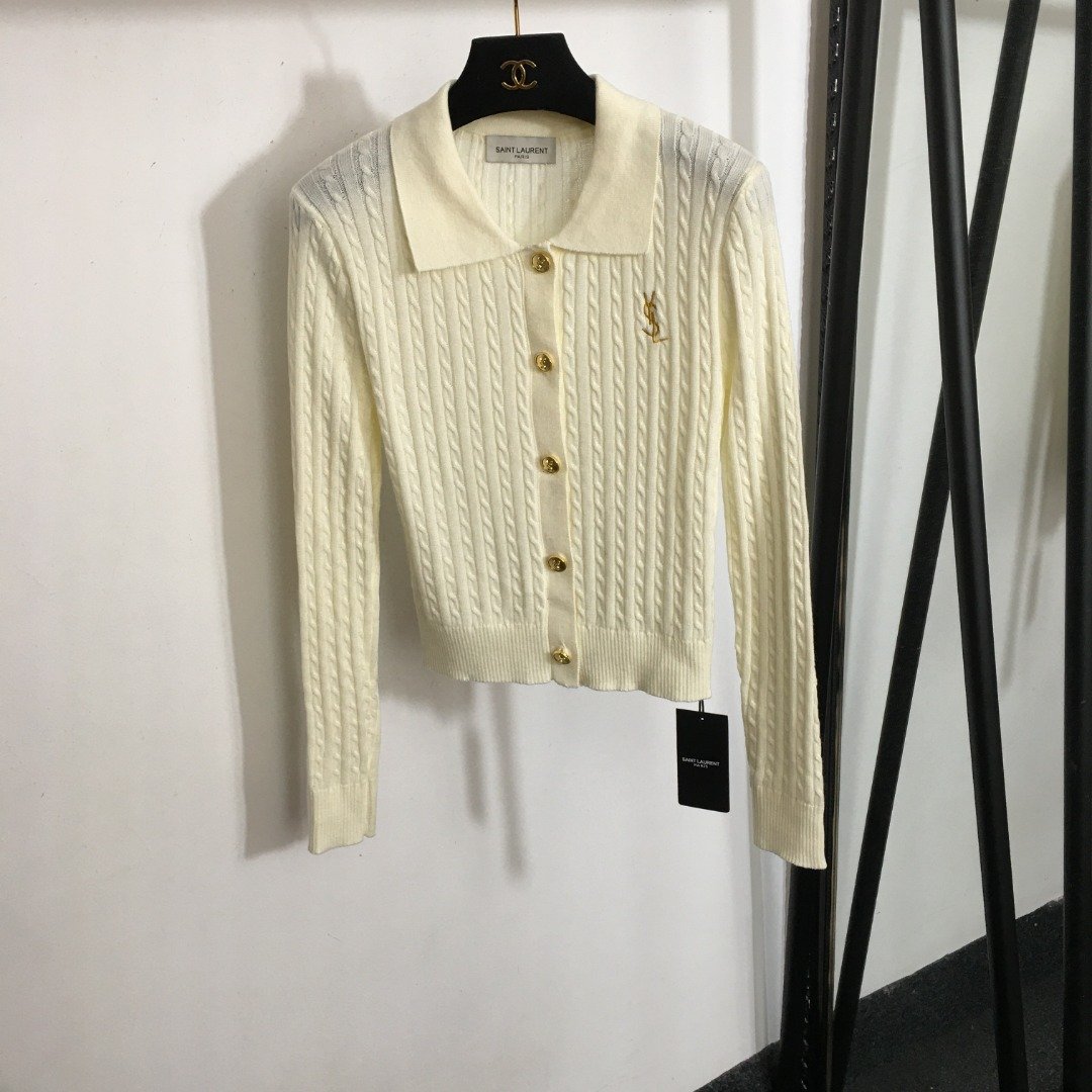 高仿服飾YSL聖羅蘭秋冬新款单排扣翻领长袖麻花针织开衫上衣