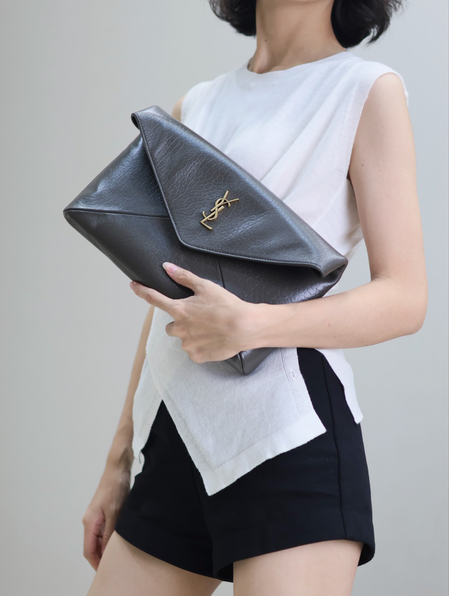 高仿精品包包YSL聖羅蘭新款黑色女款信封式手拿包769307