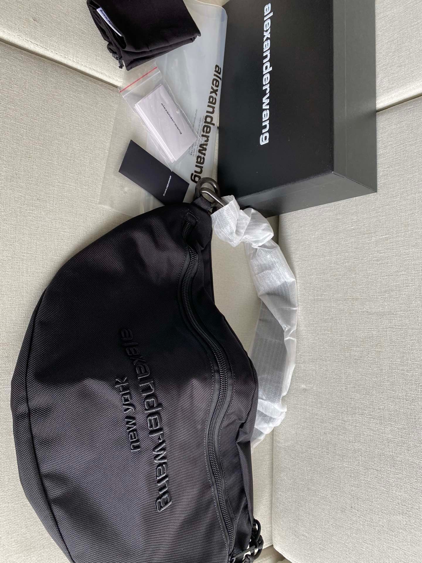 高仿亞歷山大·王Alexander Wang大號腰包刺繡logo單肩斜挎胸包男女款健身尼龍包包