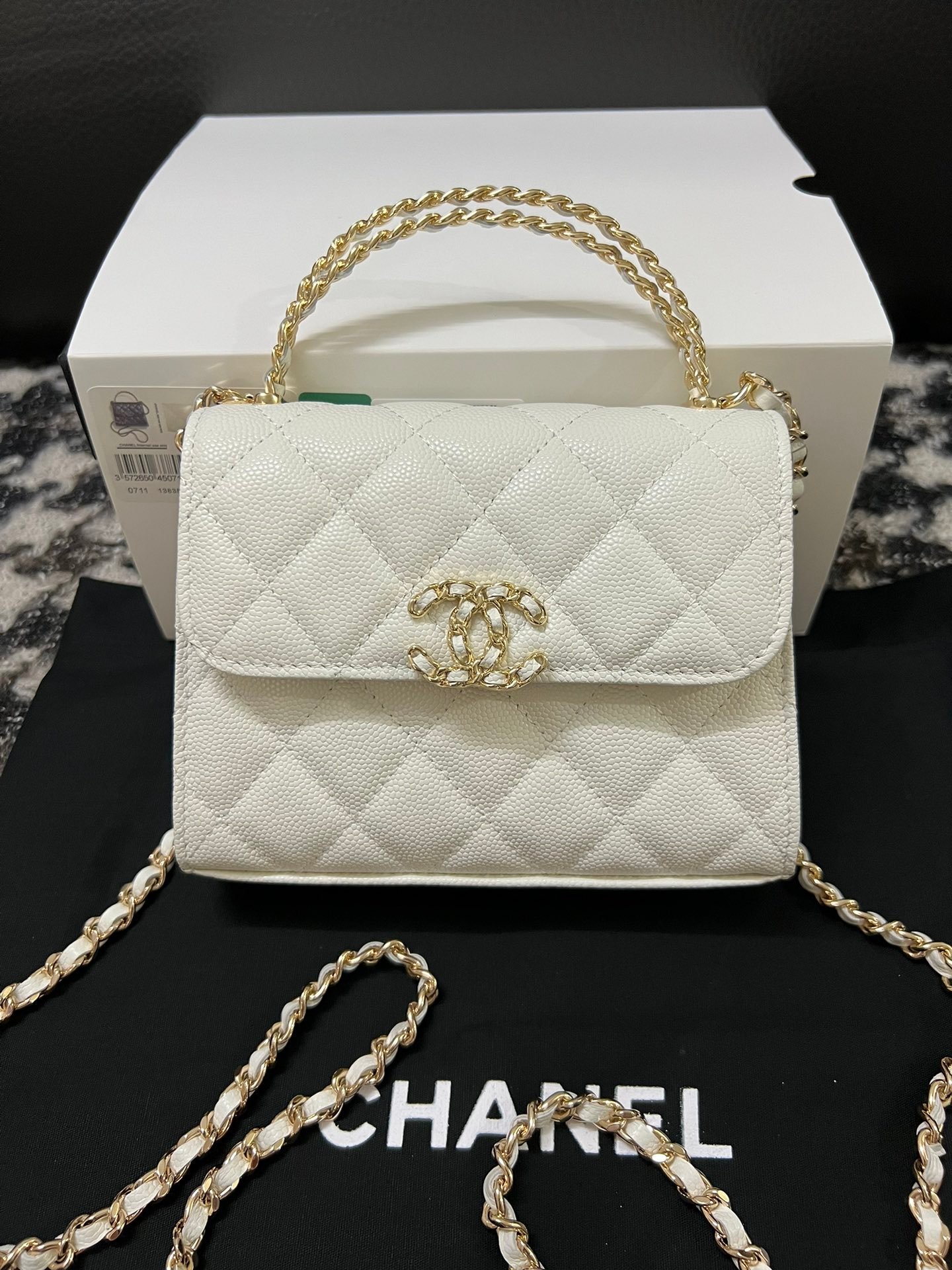 高仿精品Chanel香奈兒白色kelly手柄手提包