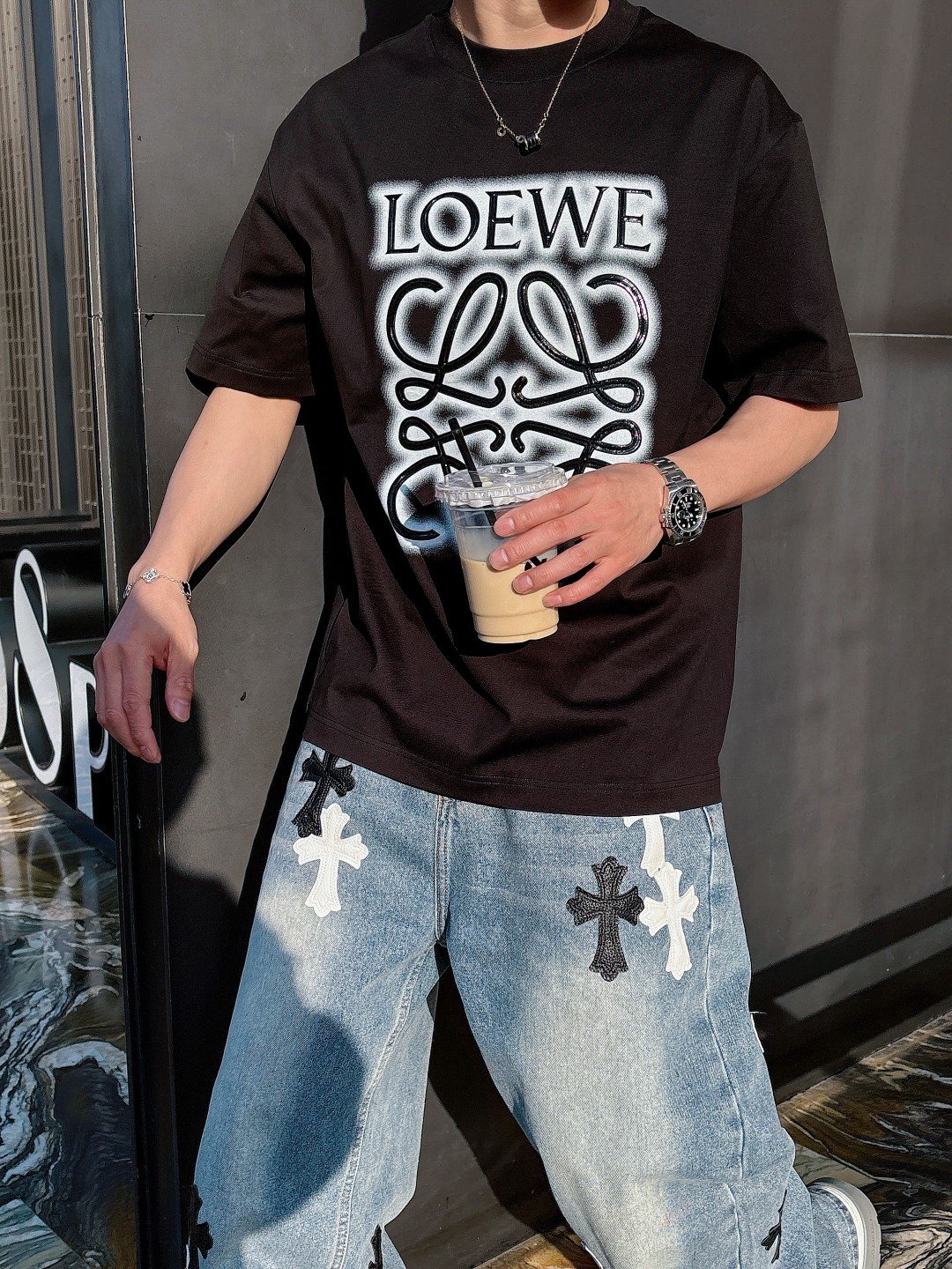 高仿衣服Loewe羅意威最新款黑色短袖圓領T恤男女同款