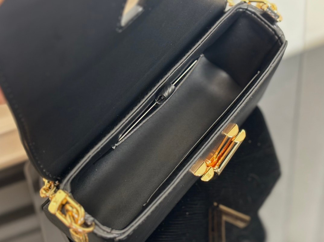 復刻LV路易威登黑色M83077Twist West Pochette斜挎包