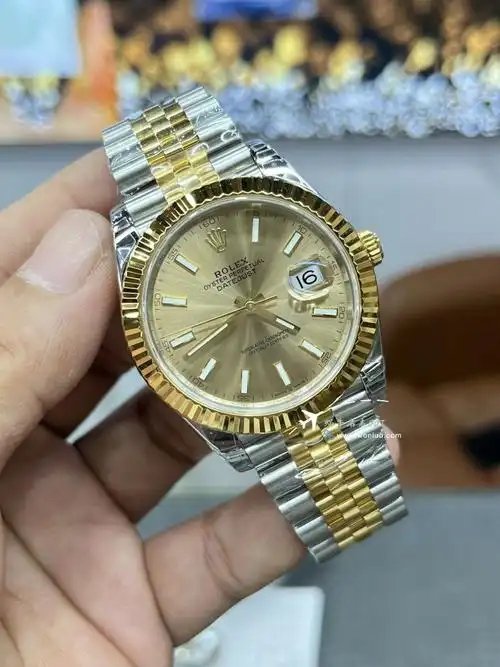 高仿精品推薦包包、衣服、手錶 總有您滿意的!!