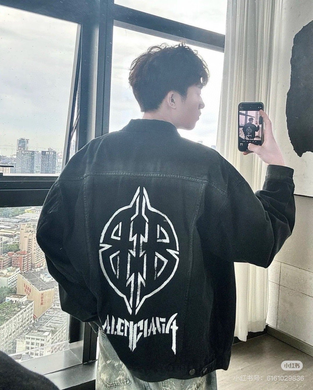 高仿Balenciaga巴黎世家新款後背雙B印花牛仔外套