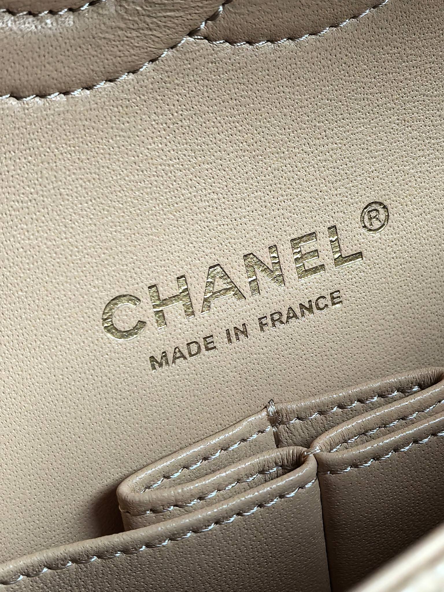 高仿網站chanel香奈兒新款CF杏色單肩包金扣AS1112