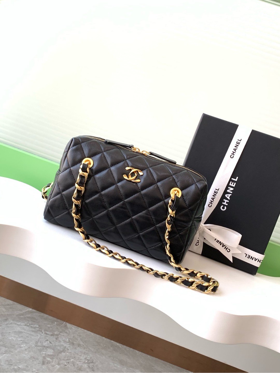高仿精品chanel香奈兒新款黑色保齡球油蠟羊皮斜挎包AS5125
