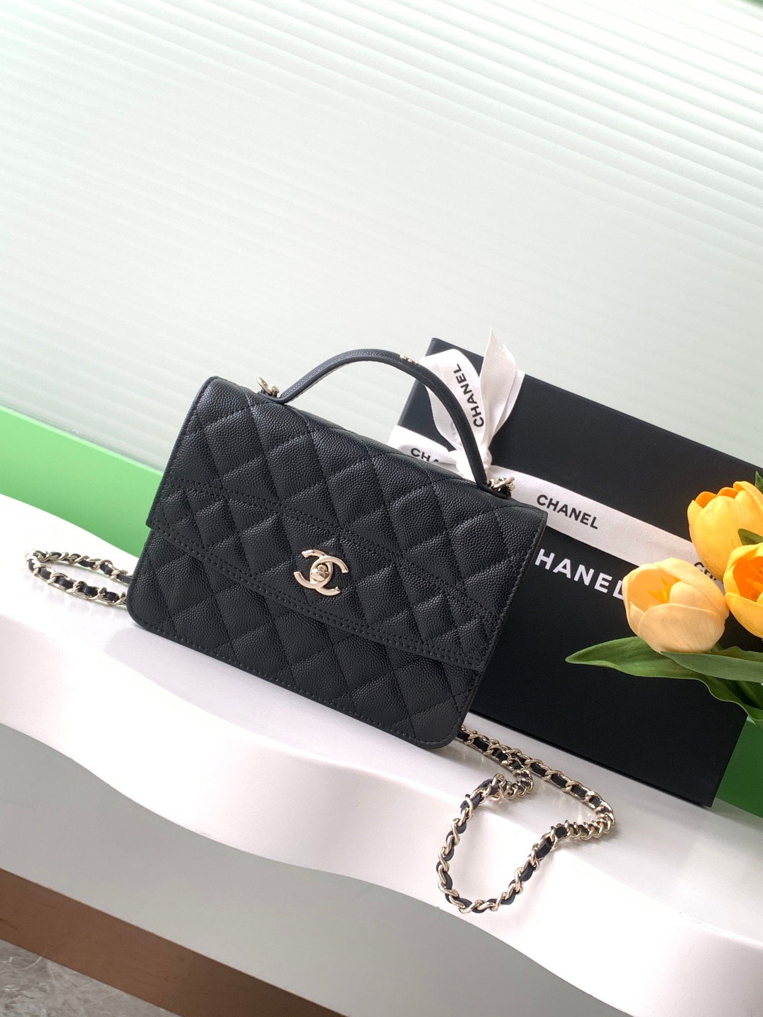 高仿網站chanel香奈兒新款黑色金扣手提雙肩包