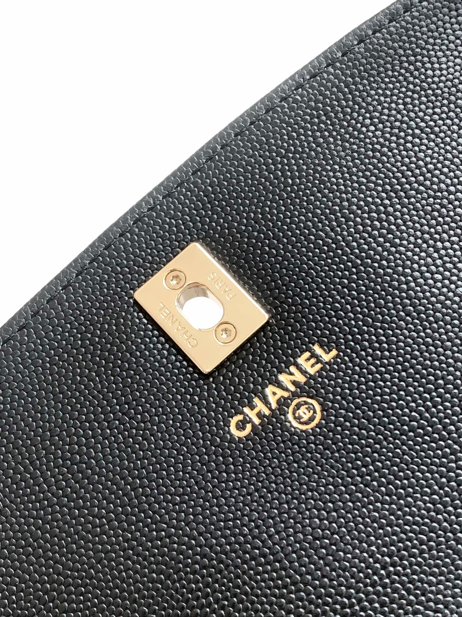 高仿網站chanel香奈兒新款黑色金扣手提雙肩包