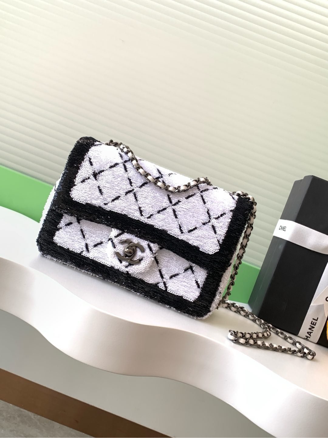 頂級chanel香奈兒新款白色珠光片小挎包AS4561