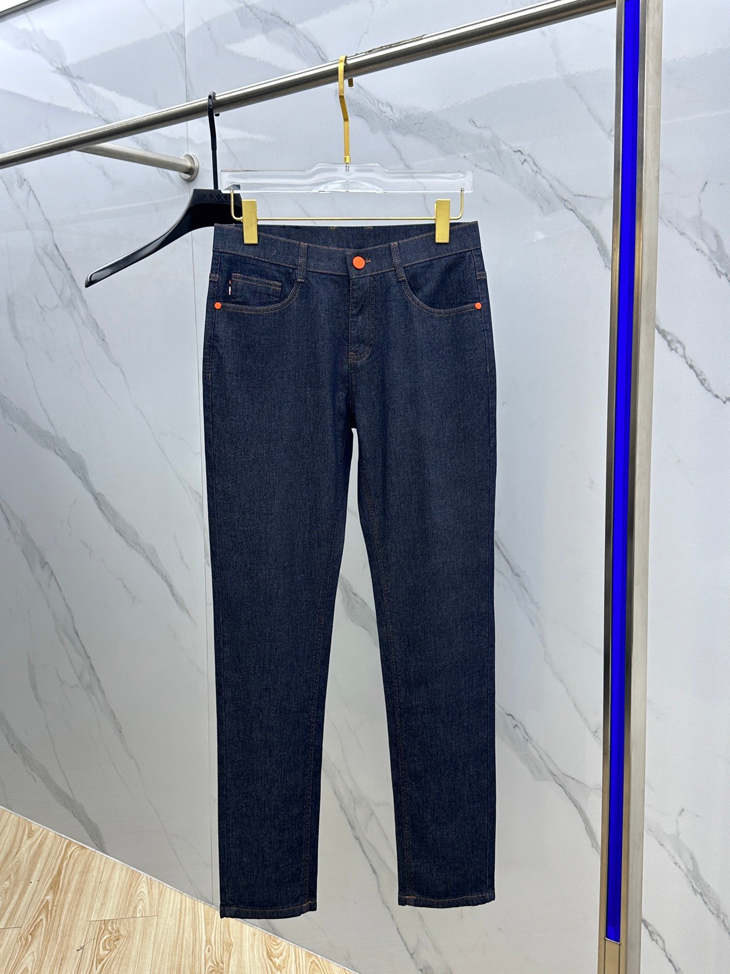 高仿衣服Hermes愛馬仕經典純薄款男士牛仔褲