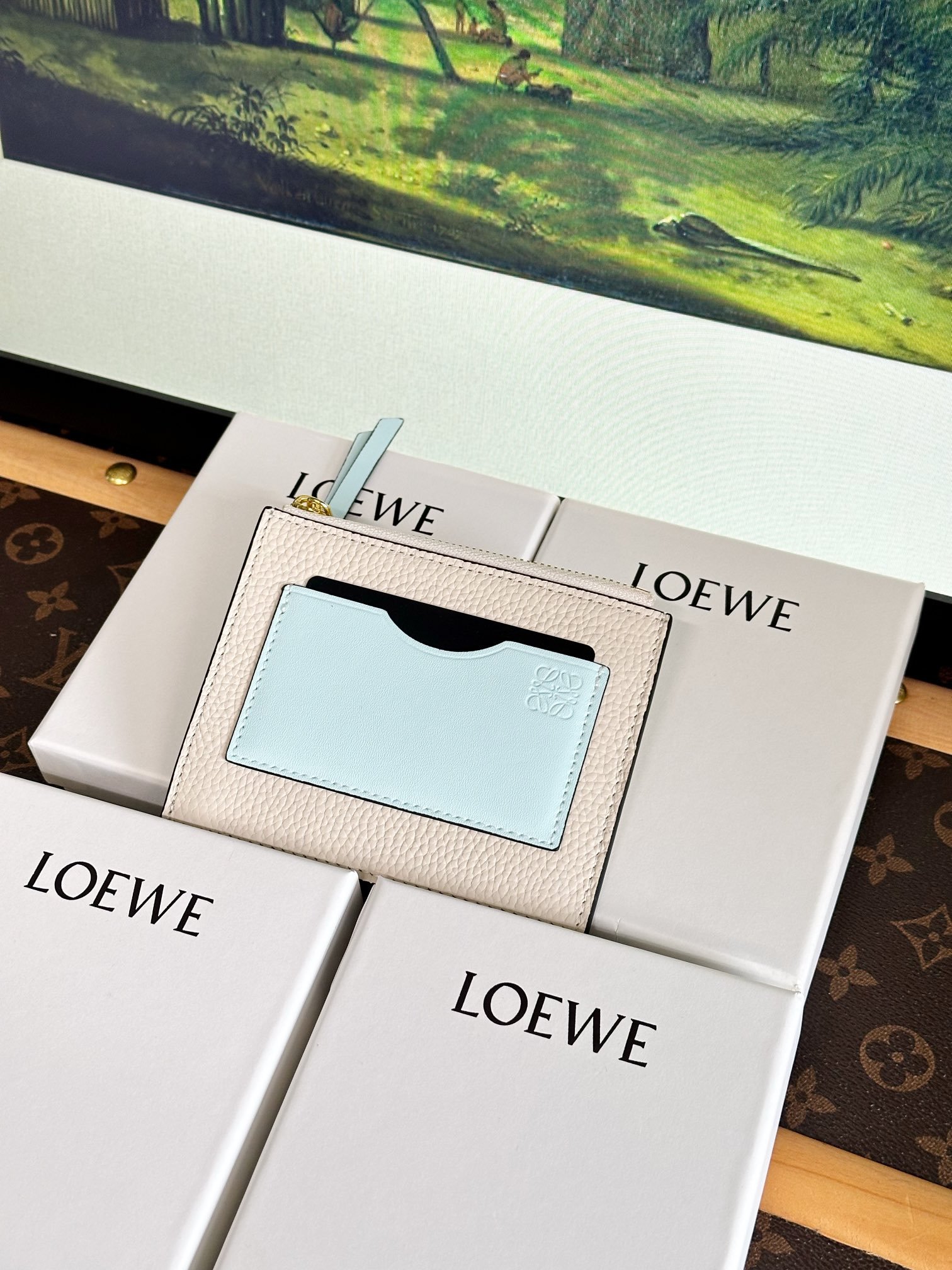 高仿loewe羅意威新款白色零錢包卡包