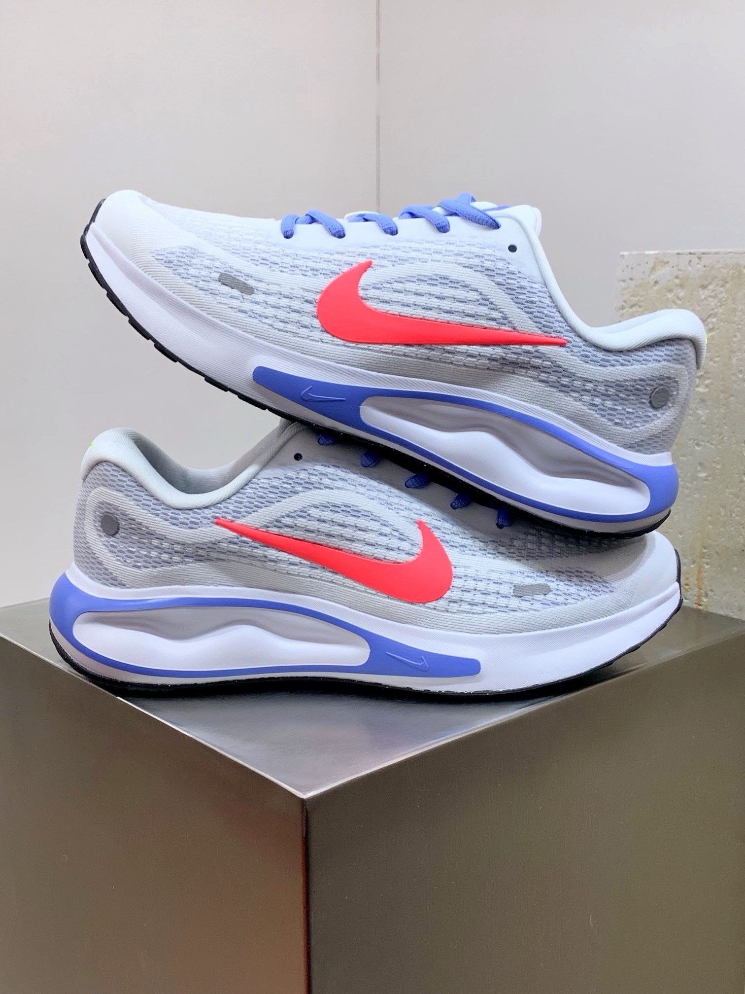 高仿莆田鞋Nike Journey Run公路跑步鞋