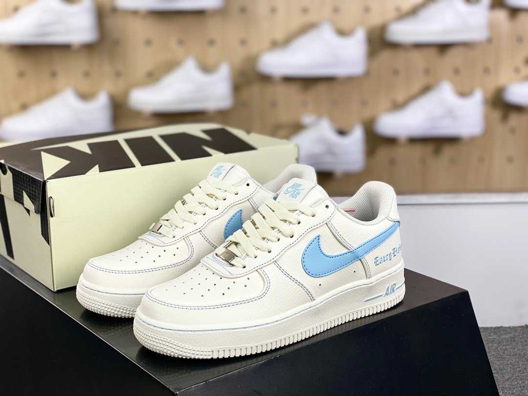 高仿精品Nike空軍一號系列低幫運動板鞋AA5360-008