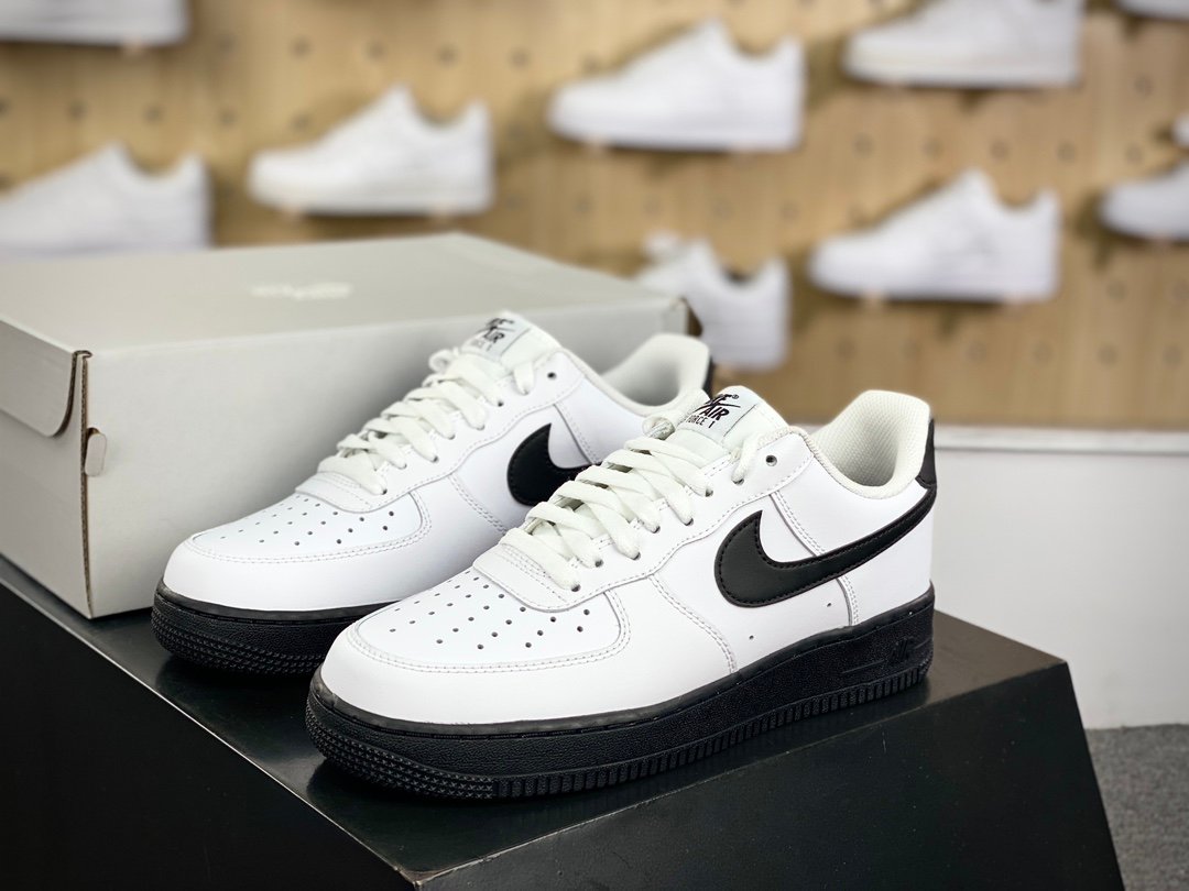 高仿精品Nike Air Force 1’07 Low"White Black運動板鞋