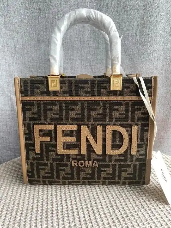Fendi芬迪高仿包包 | 頂級復刻，完美還原奢華魅力