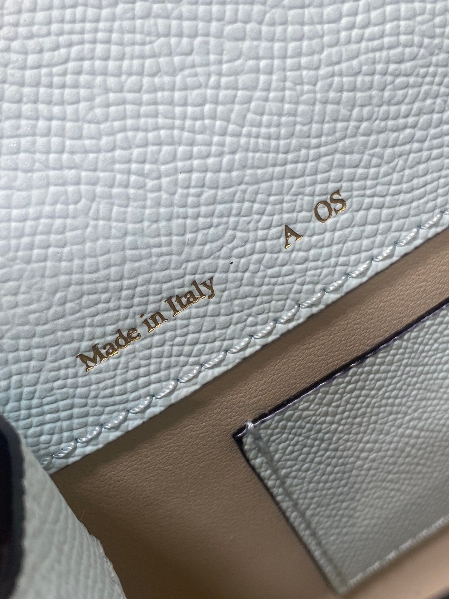 高仿𝐕𝐚𝐥𝐞𝐗𝐭𝐫𝐚包包 Iside Crossbody Micro bag 手提包單肩包 湖水藍