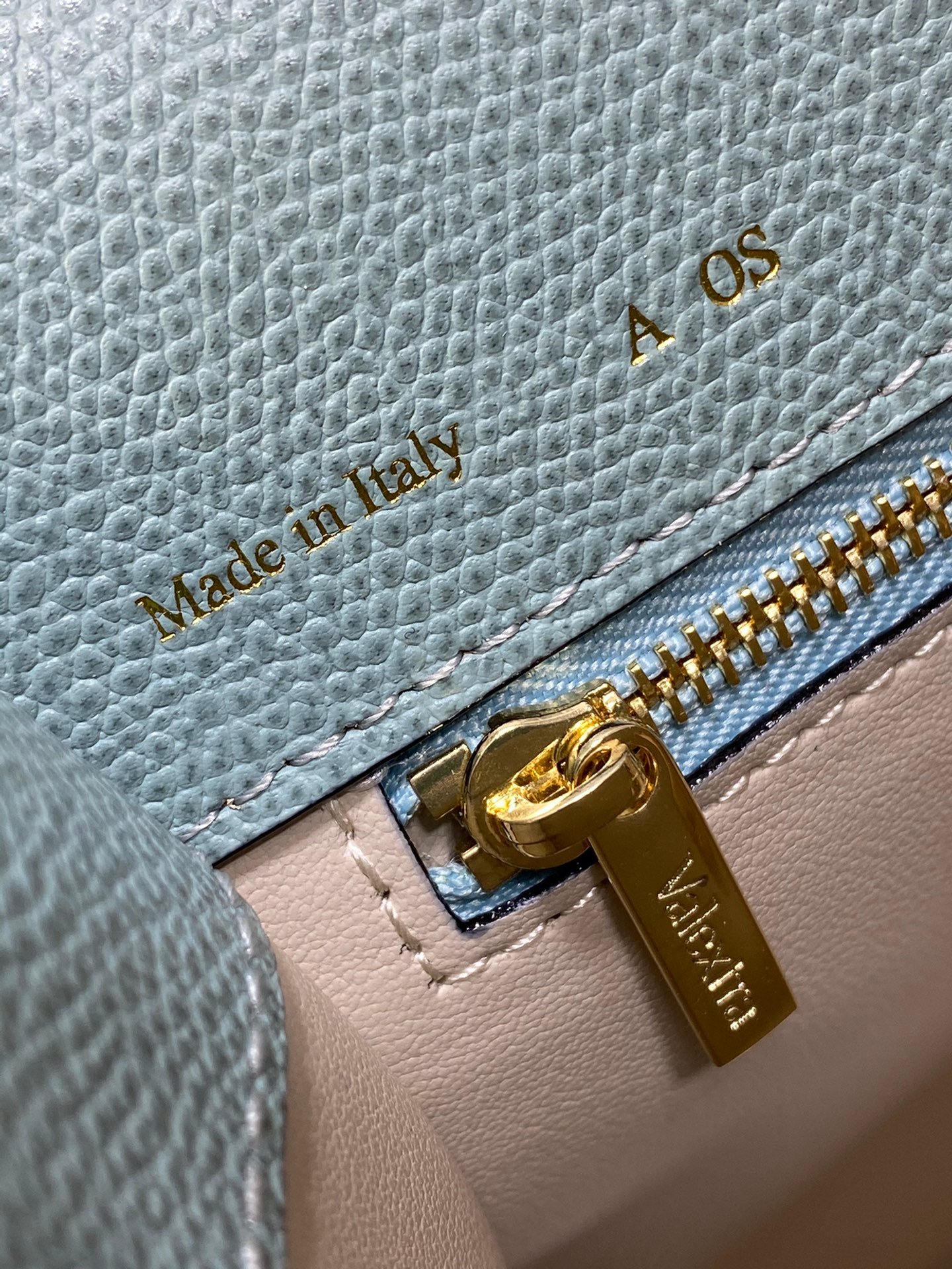 複刻高仿𝐕𝐚𝐥𝐞𝐗𝐭𝐫𝐚包包 Iside Top handle medium bag 手提包單肩包 霧霾藍