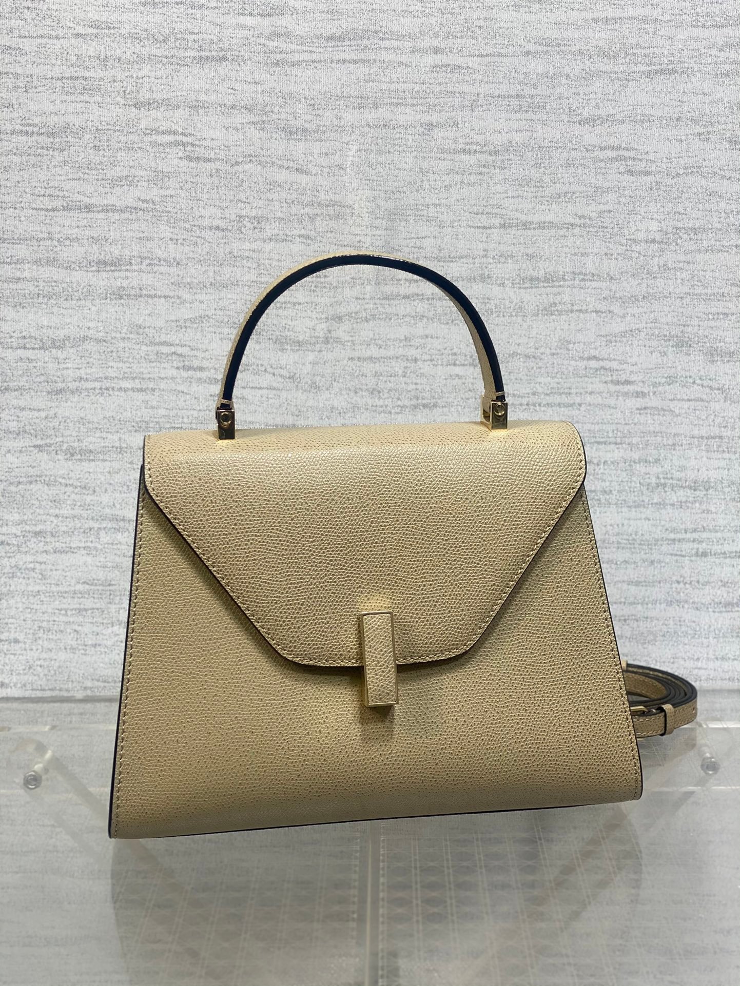 複刻高仿𝐕𝐚𝐥𝐞𝐗𝐭𝐫𝐚包包 Iside Top handle medium bag 手提包單肩包 大象灰