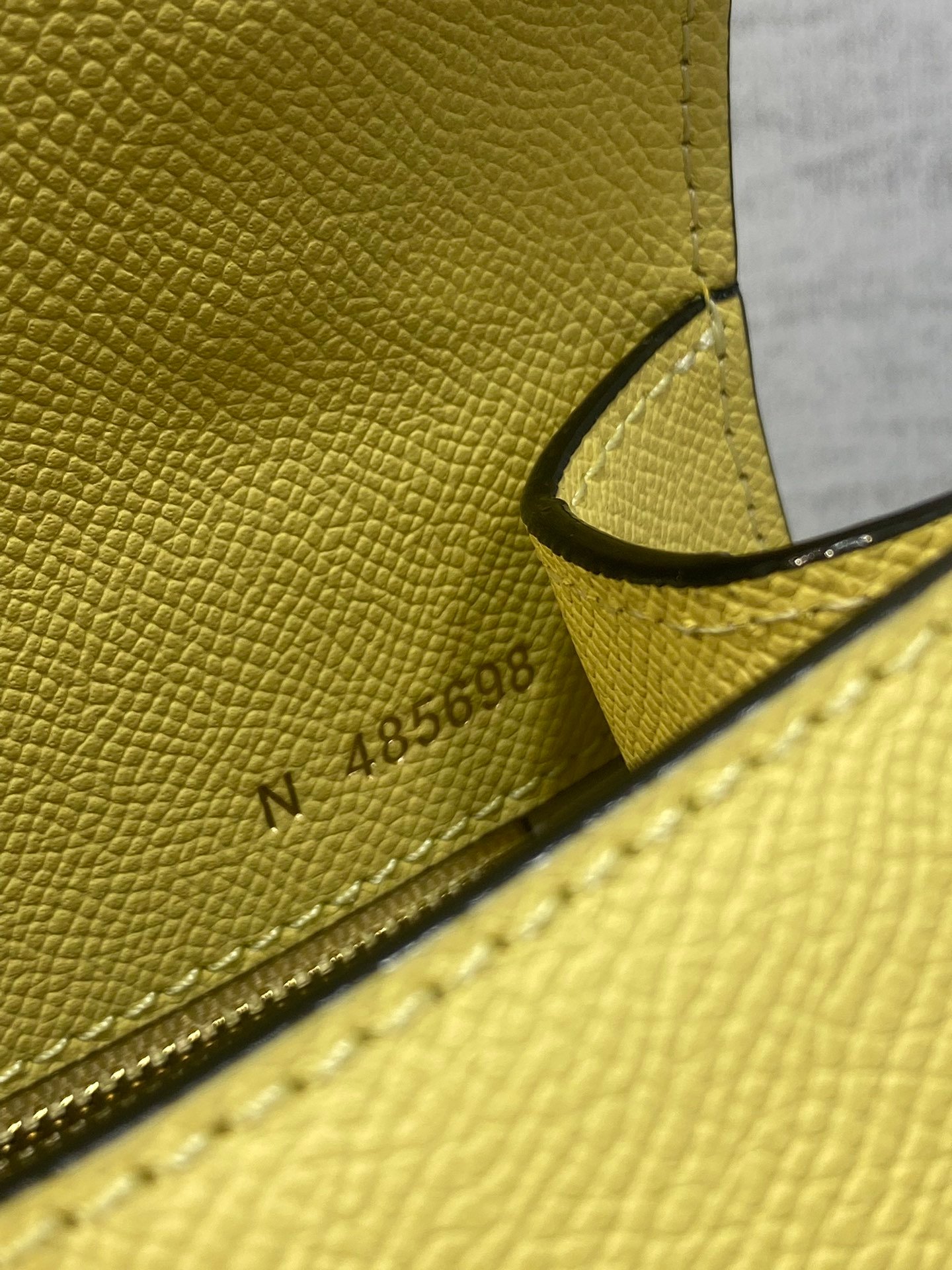 複刻高仿𝐕𝐚𝐥𝐞𝐗𝐭𝐫𝐚包包 Iside Top handle medium bag 手提包單肩包 黃色