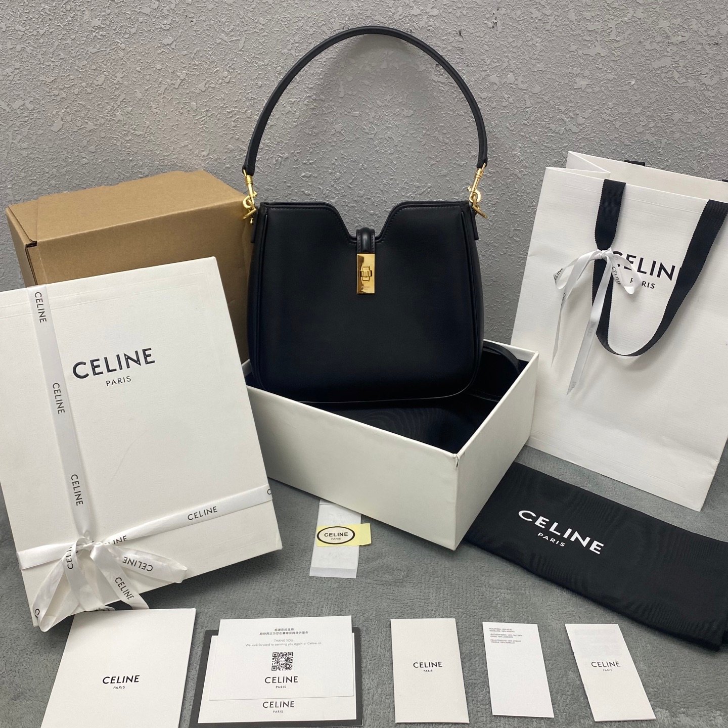 高仿Celine賽琳Camille 16 Soft黑色腋下包120693