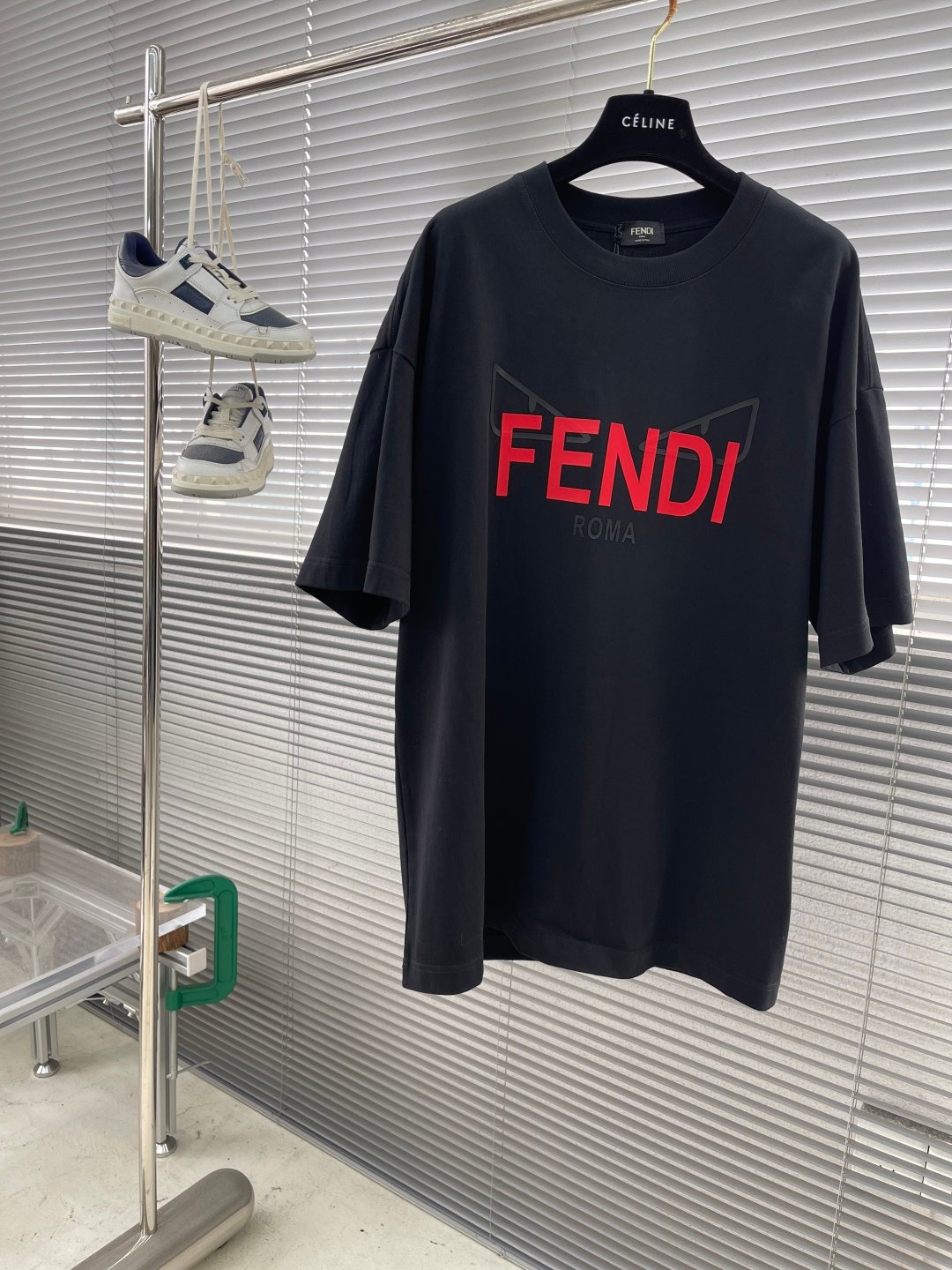 Fendi原單怪獸眼黑色短T紅字黑框標誌設計潮流感十足