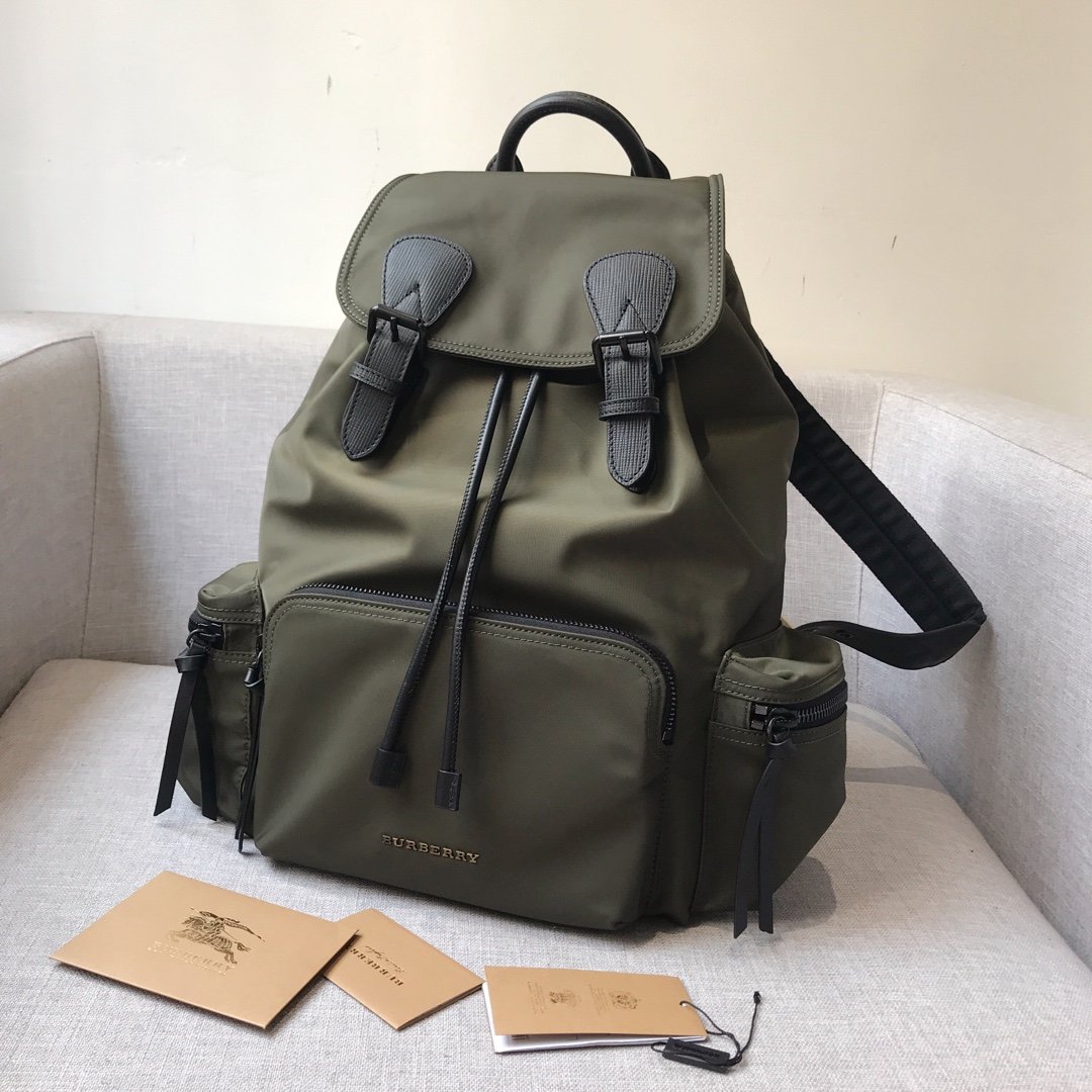 高仿網站burberry巴寶莉The Rucksack軍綠色軍旅男女通用背包